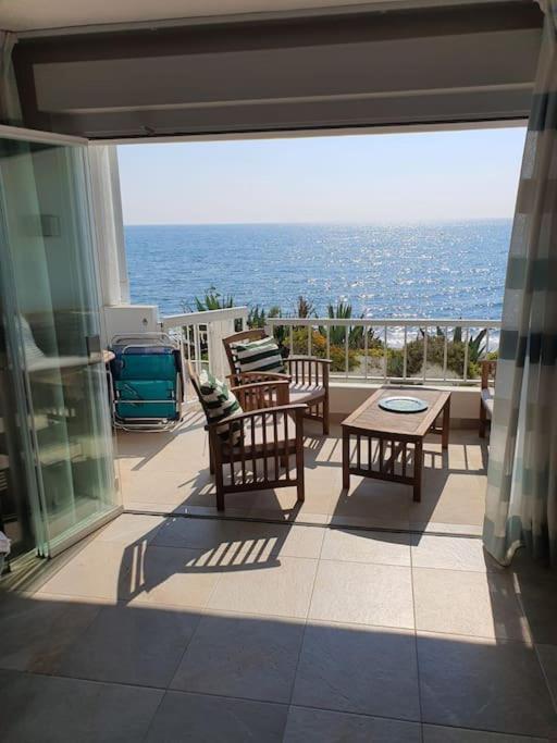 Front Mer - Sublime Appartement Moderne Et Confortable Estepona Ngoại thất bức ảnh