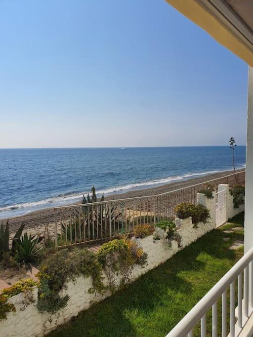 Front Mer - Sublime Appartement Moderne Et Confortable Estepona Ngoại thất bức ảnh