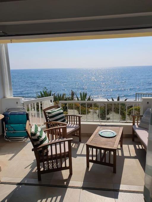 Front Mer - Sublime Appartement Moderne Et Confortable Estepona Ngoại thất bức ảnh