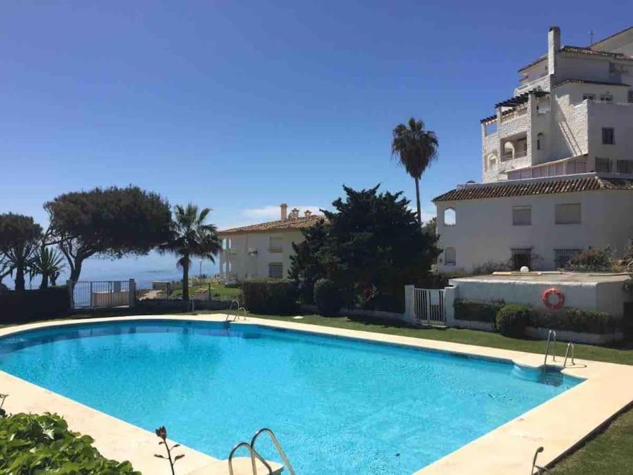 Front Mer - Sublime Appartement Moderne Et Confortable Estepona Ngoại thất bức ảnh